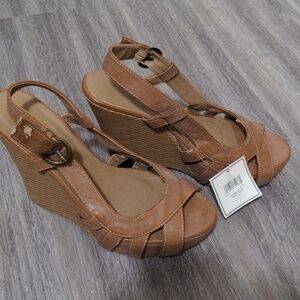 Pure Alfred Sung wedges